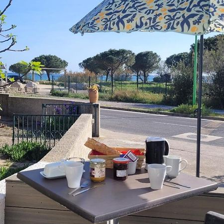 Meze Avec Vue Face A L'Etang Villa Exteriör bild