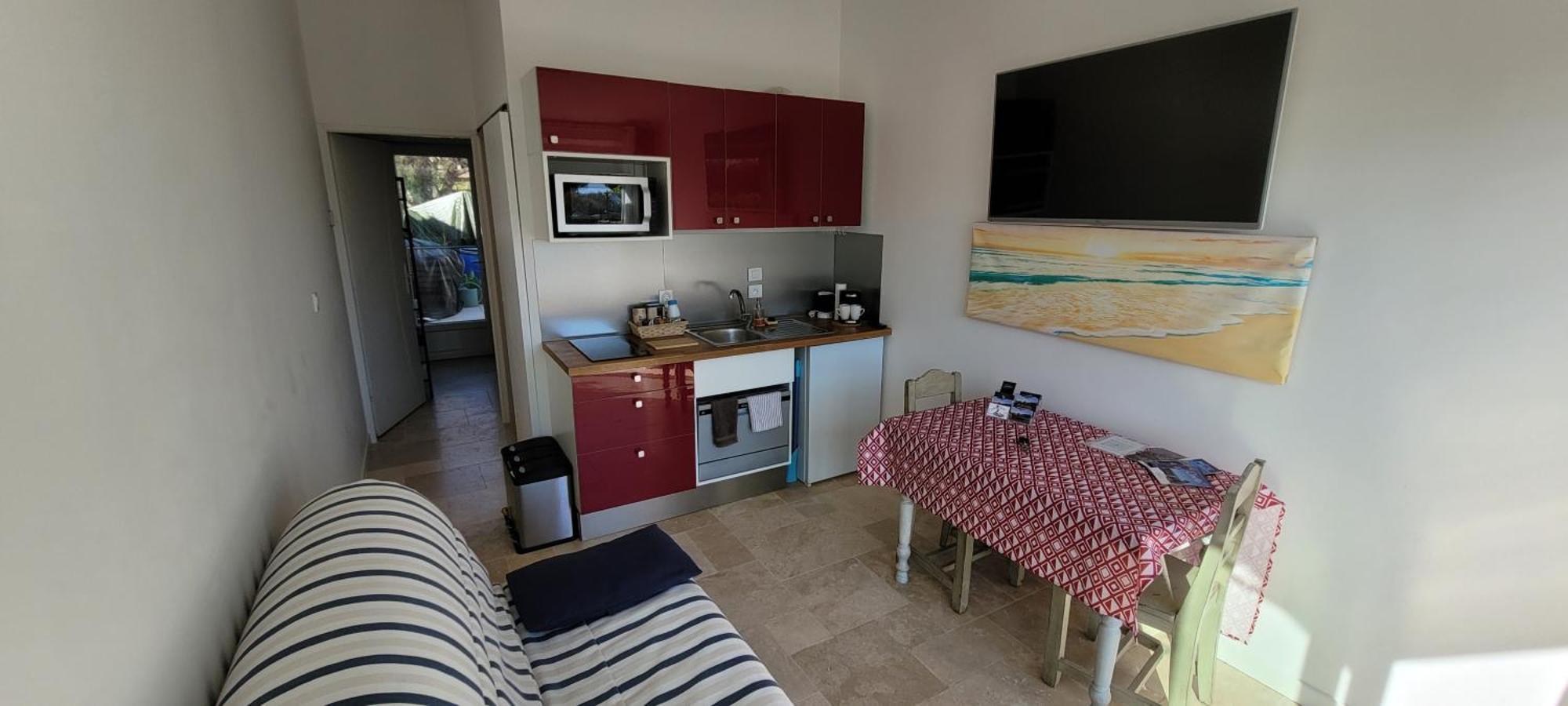 Meze Avec Vue Face A L'Etang Villa Exteriör bild
